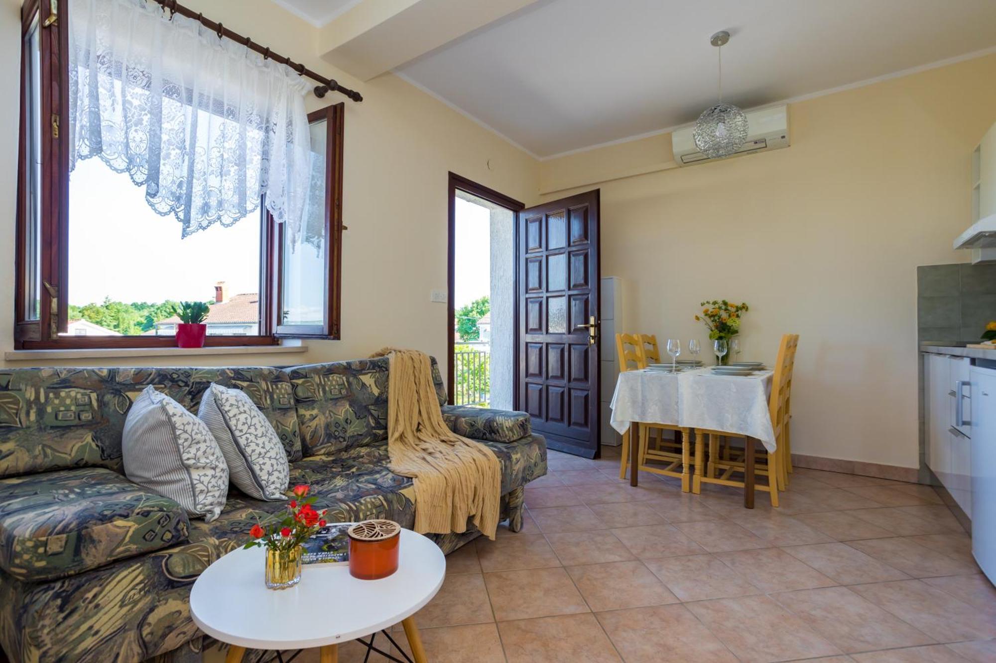 מאלינסקה Apartments And Rooms Kod Keti מראה חיצוני תמונה