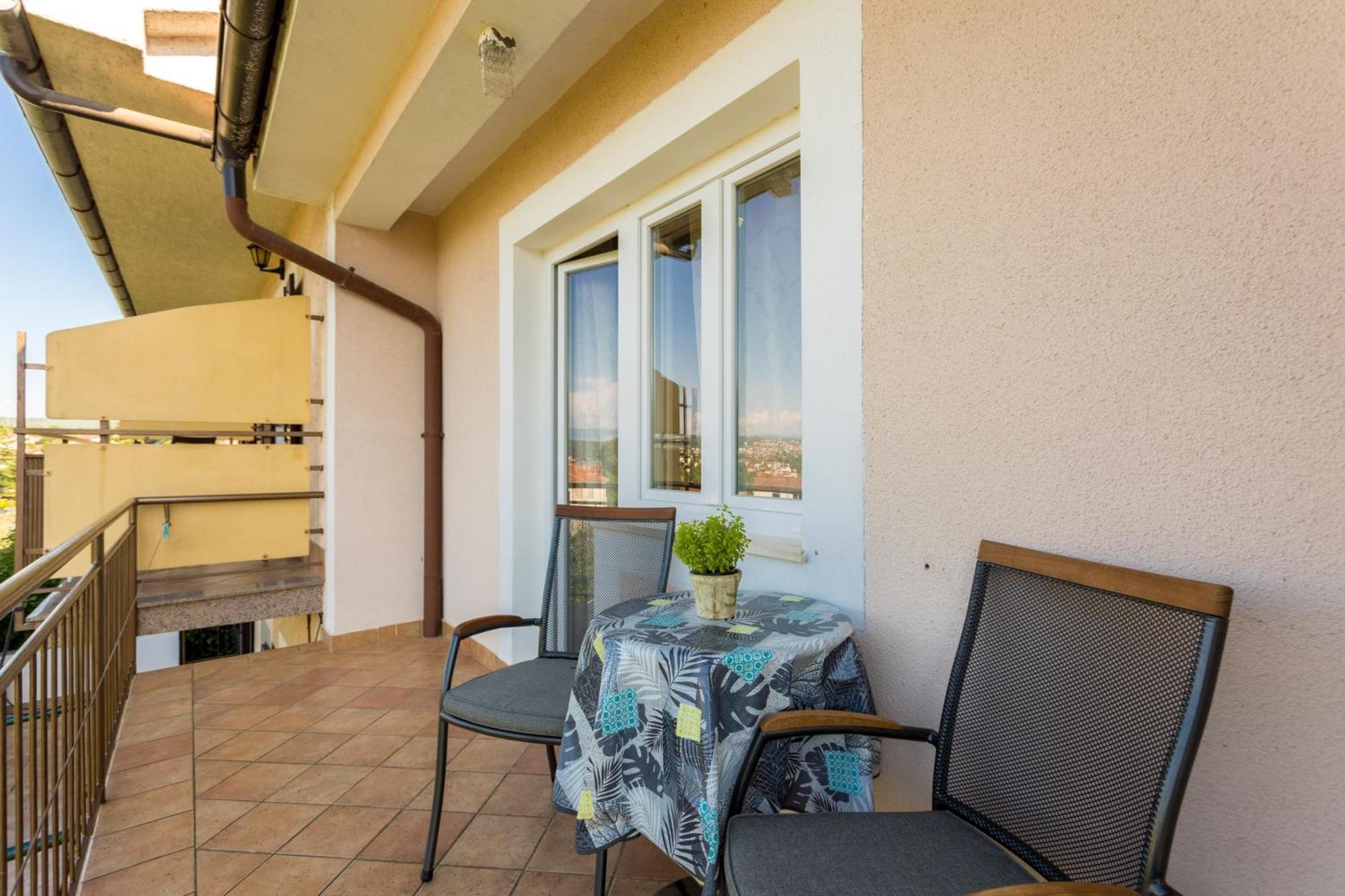 מאלינסקה Apartments And Rooms Kod Keti מראה חיצוני תמונה