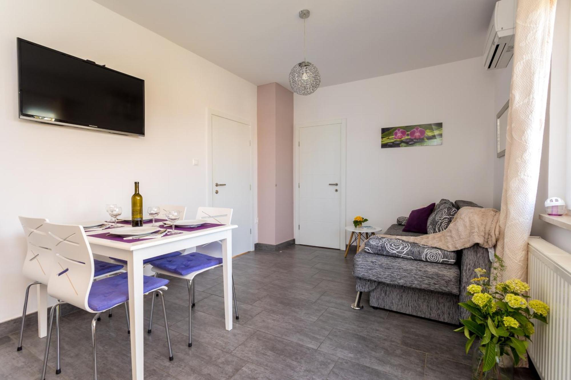 מאלינסקה Apartments And Rooms Kod Keti מראה חיצוני תמונה