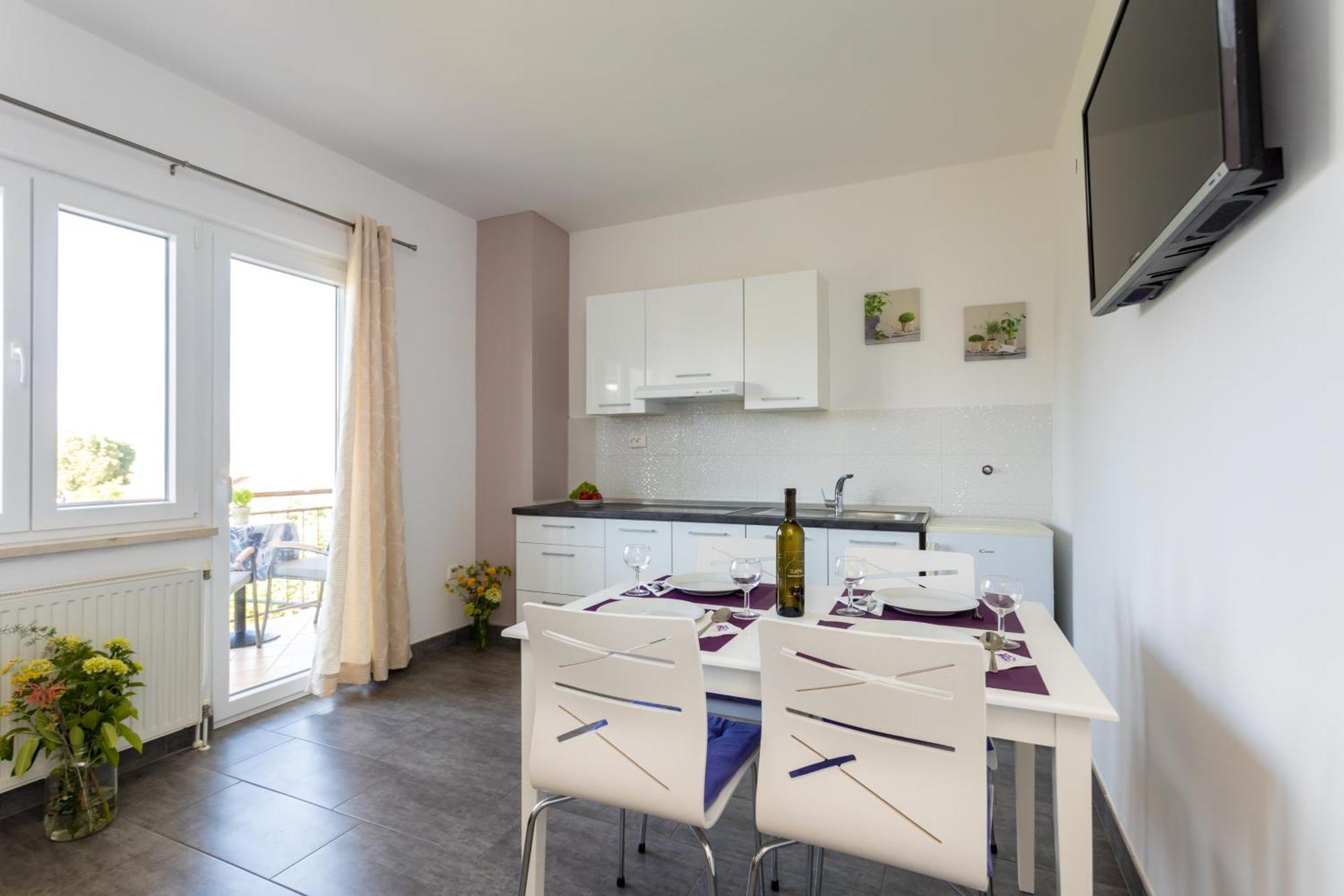 מאלינסקה Apartments And Rooms Kod Keti מראה חיצוני תמונה