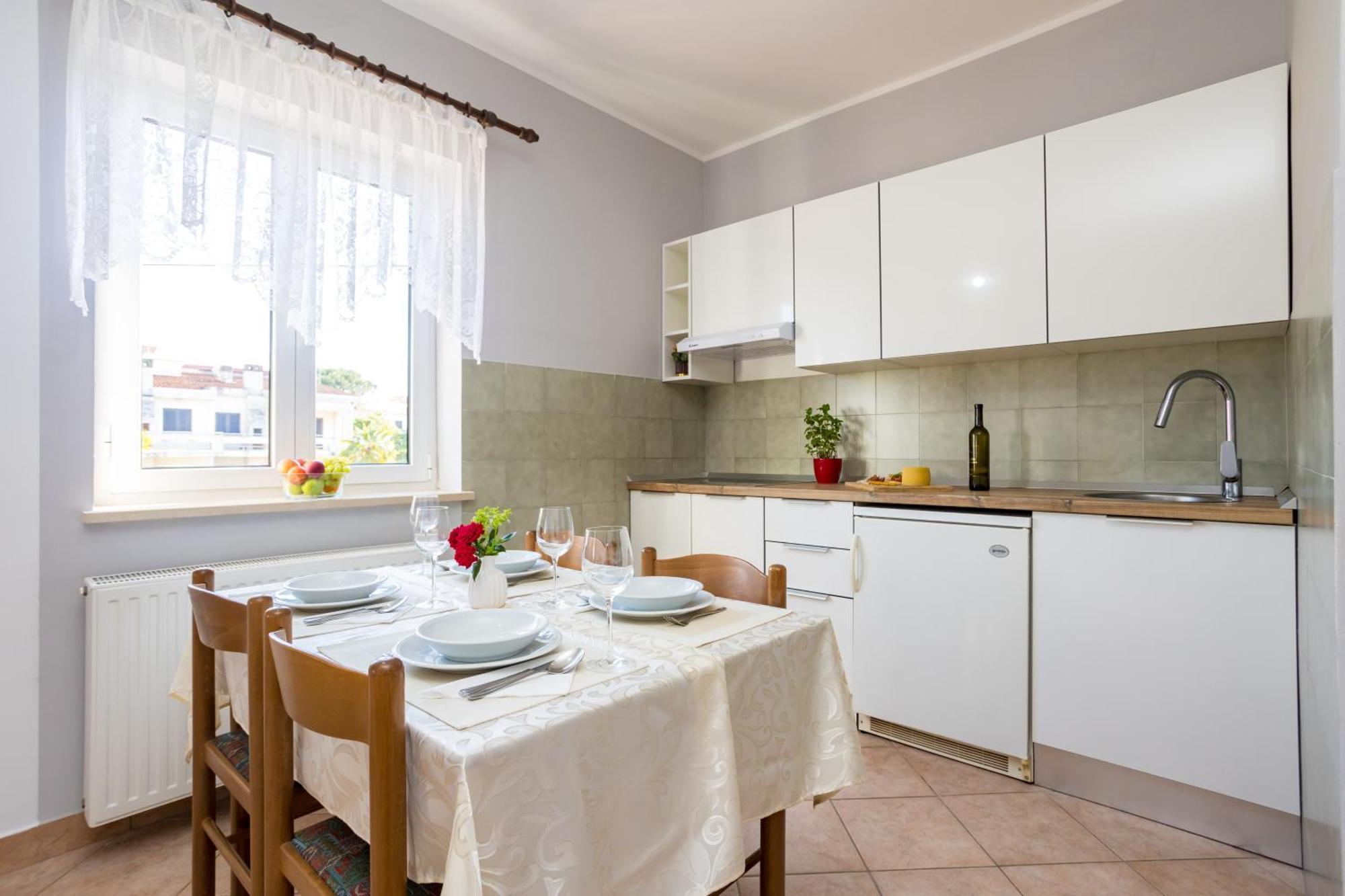 מאלינסקה Apartments And Rooms Kod Keti מראה חיצוני תמונה